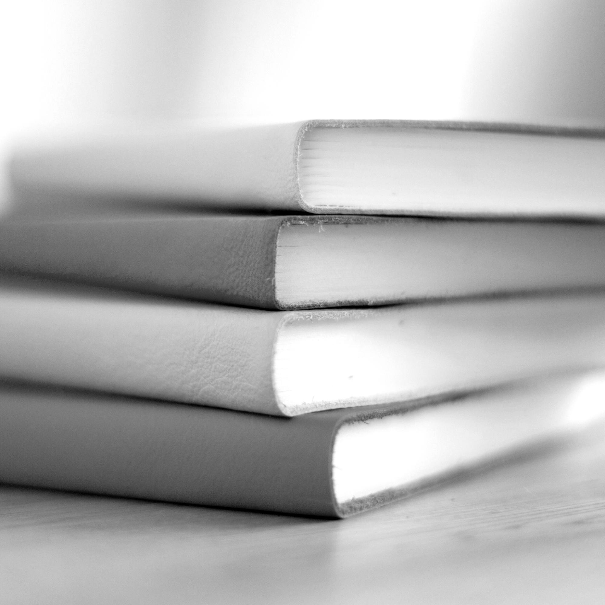 pile de 4 livres